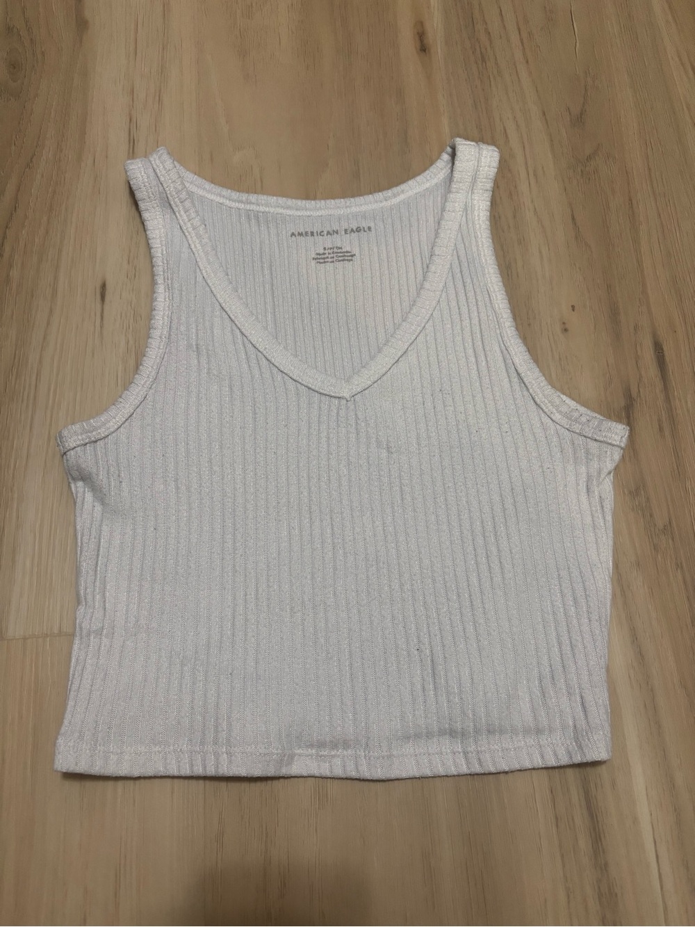 American Eagle Outfitters White Ribbed V-Neck Cropped Tank